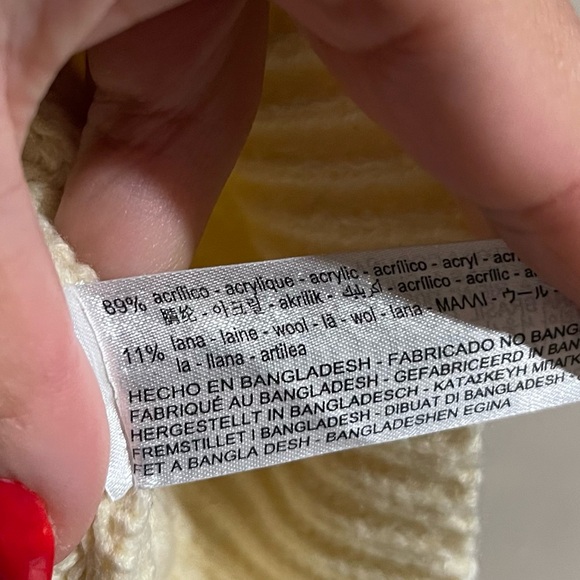 Zara | Baby Yellow Wool Mock Neck Knitted Sweater Size: Large - Picture 4 of 6